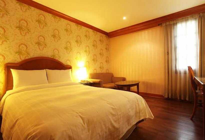 Quarto Estandar, Karak Tourist