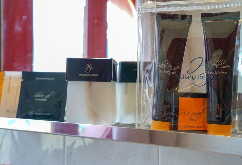 اتاق استاندارد سه نفره, Onda