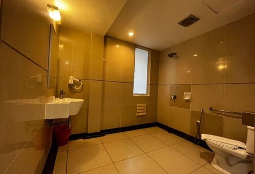 Номер Стандарт Трехместный, Tune Hotel Georgetown Penang
