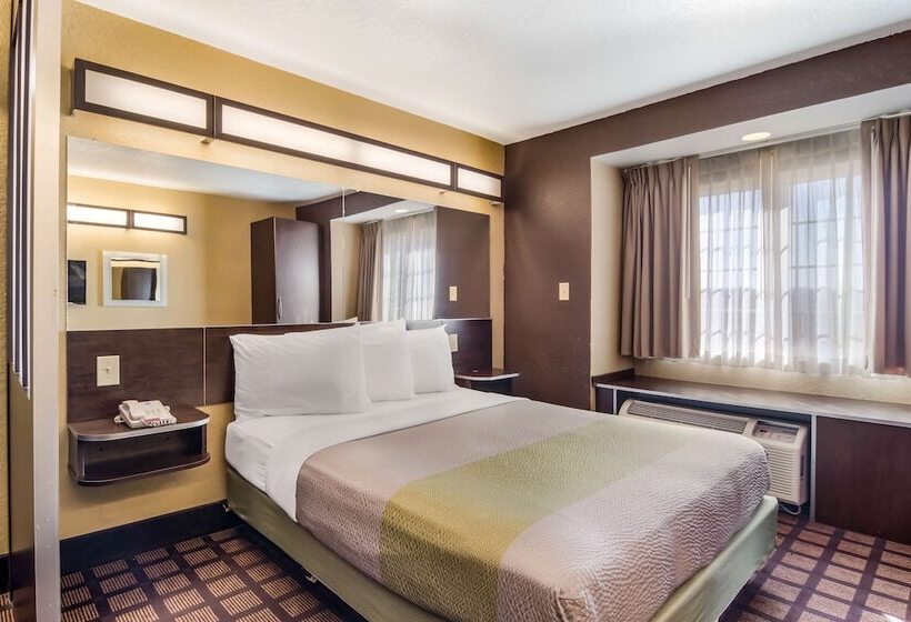 スイート, Motel 6 Canton, Ga
