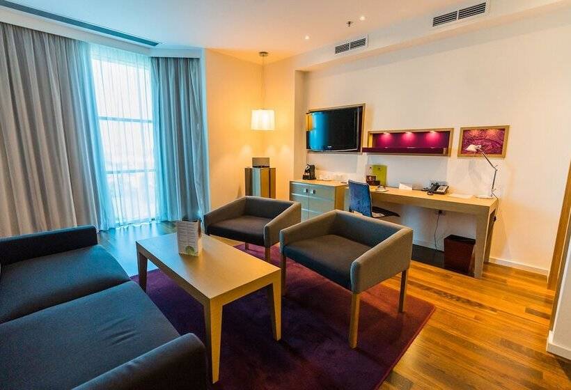 سوئیت با تخت بزرگ, Doubletree By Hilton Hotel Oradea