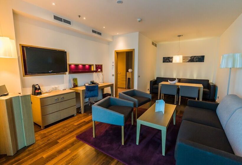 سوئیت با تخت بزرگ, Doubletree By Hilton Hotel Oradea