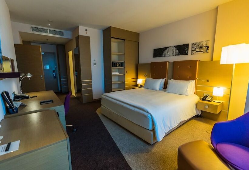 اتاق لوکس خانوادگی, Doubletree By Hilton Hotel Oradea