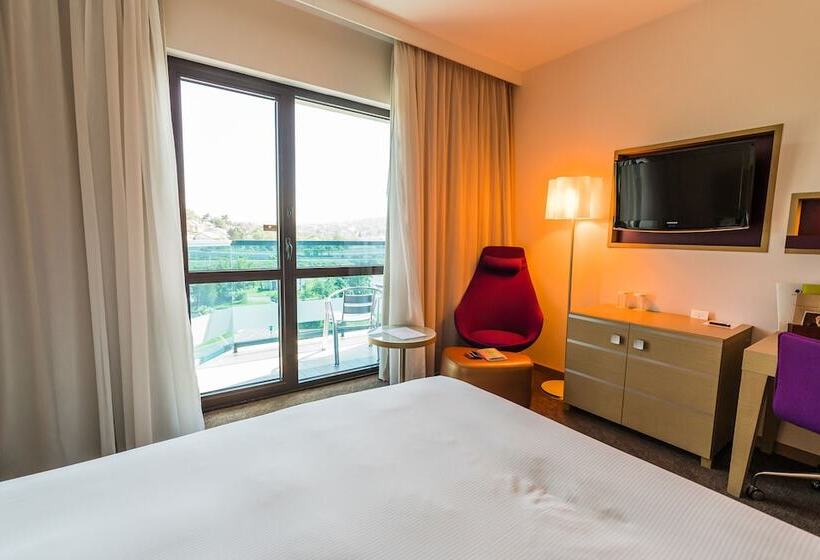 اتاق لوکس خانوادگی, Doubletree By Hilton Hotel Oradea