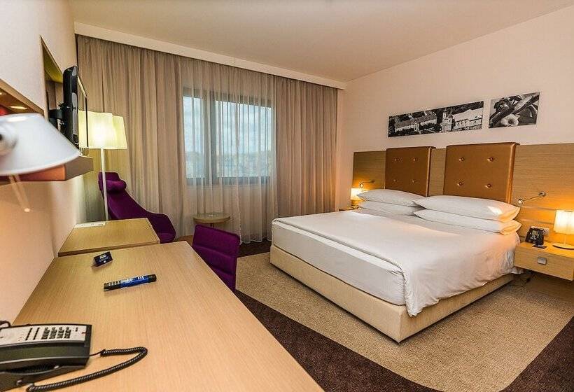 اتاق خانوادگی, Doubletree By Hilton Hotel Oradea