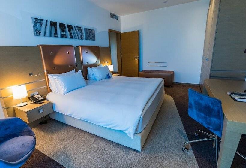 سوئیت با تخت بزرگ, Doubletree By Hilton Hotel Oradea