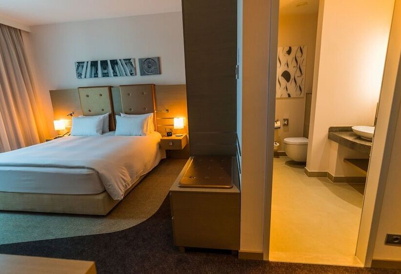 اتاق لوکس خانوادگی, Doubletree By Hilton Hotel Oradea