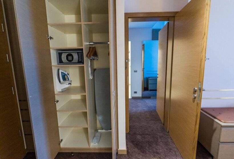 اتاق خانوادگی, Doubletree By Hilton Hotel Oradea