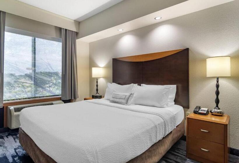 Люкс Кровать Кинг, Fairfield Inn & Suites By Marriott Commerce