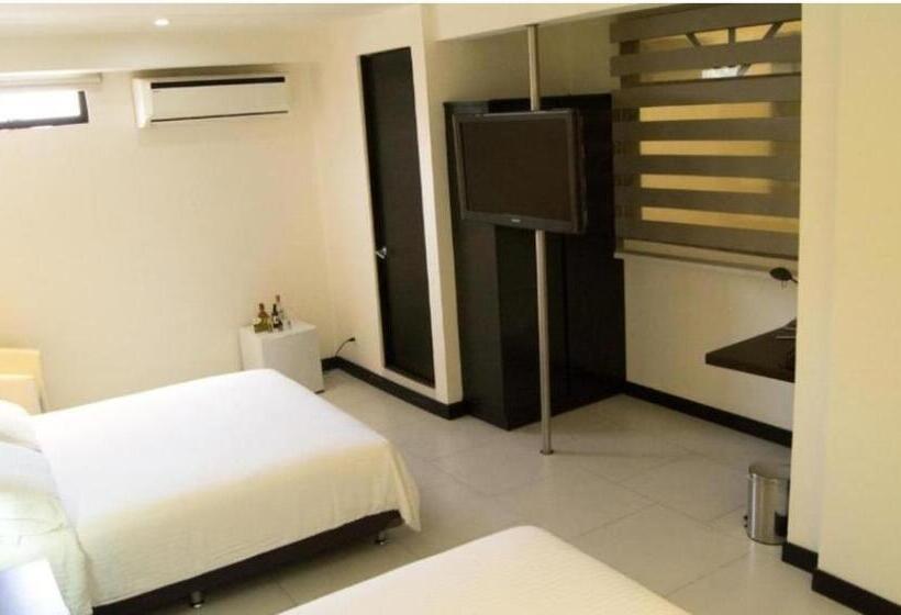 Трехместный Номер Deluxe, Puerta De San Antonio