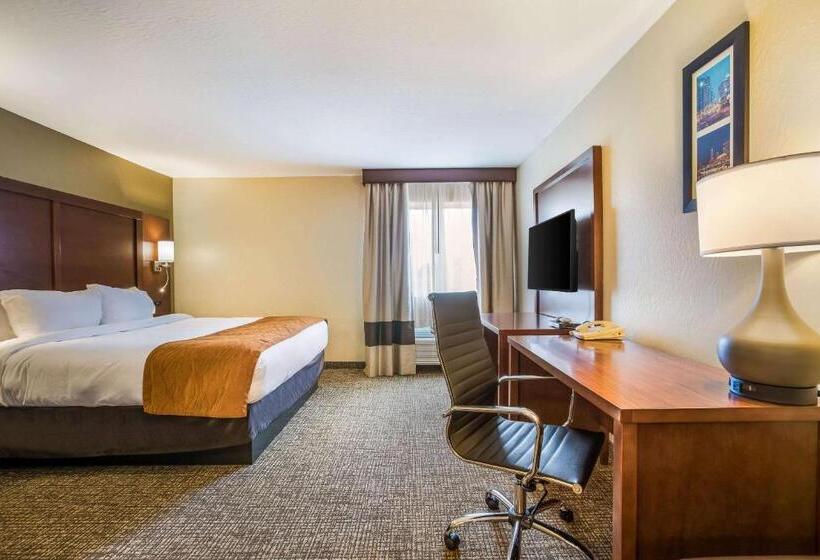 Люкс Кровать Кинг, Comfort Inn & Suites Fairborn Near Wright Patterson Afb
