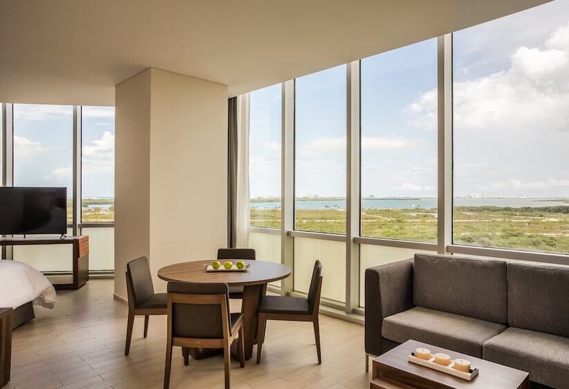Полулюкс, Fiesta Inn Cancun Las Americas