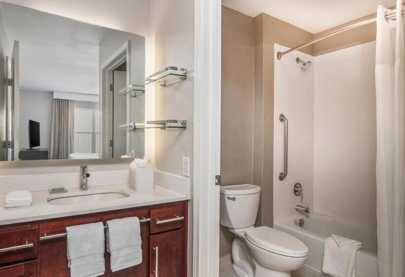 Люкс 2 Спальни, Residence Inn Phoenix Glendale Sports & Entertainment District