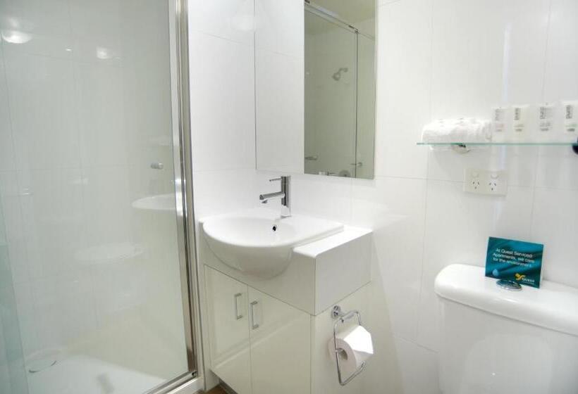 استودیوی استاندارد, Quest Cheltenham