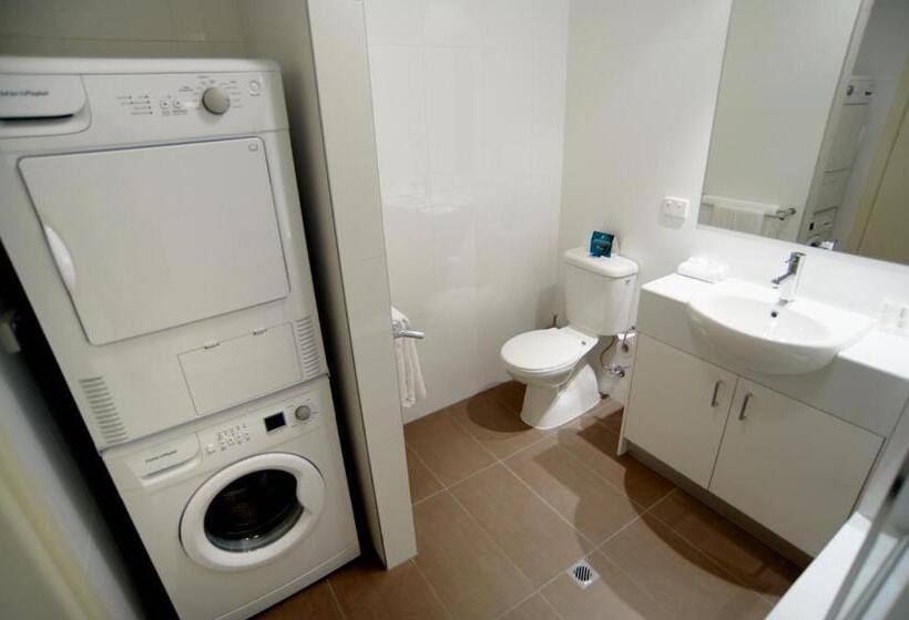 آپارتمان مدیریتی 2 خوابه, Quest Cheltenham
