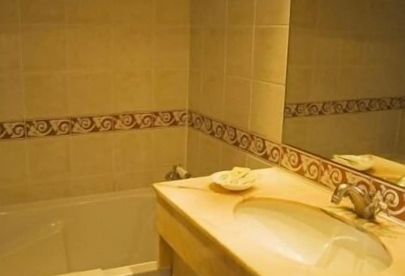 Quarto Deluxe, Des 4 Soeurs