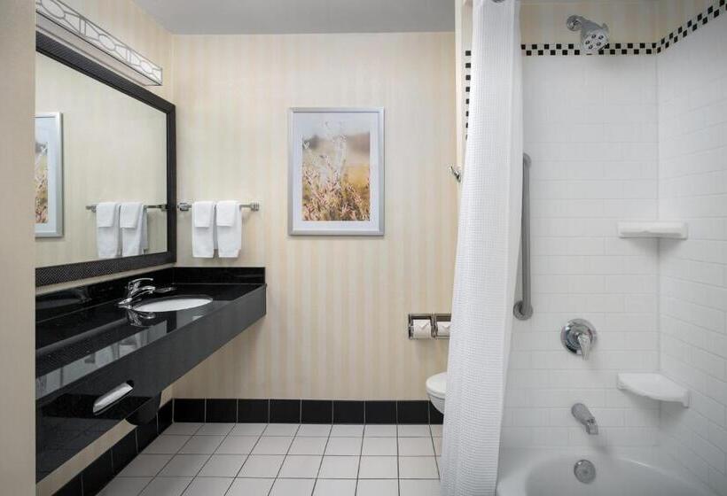 Люкс Кровать Кинг, Fairfield By Marriott Tacoma Puyallup