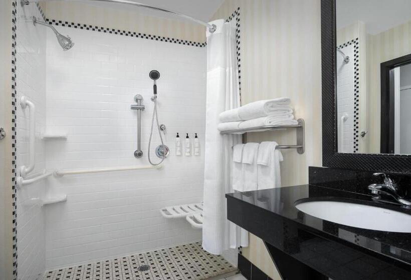 Номер Стандарт Кровать Кинг Адаптированный для Инвалидов, Fairfield By Marriott Tacoma Puyallup