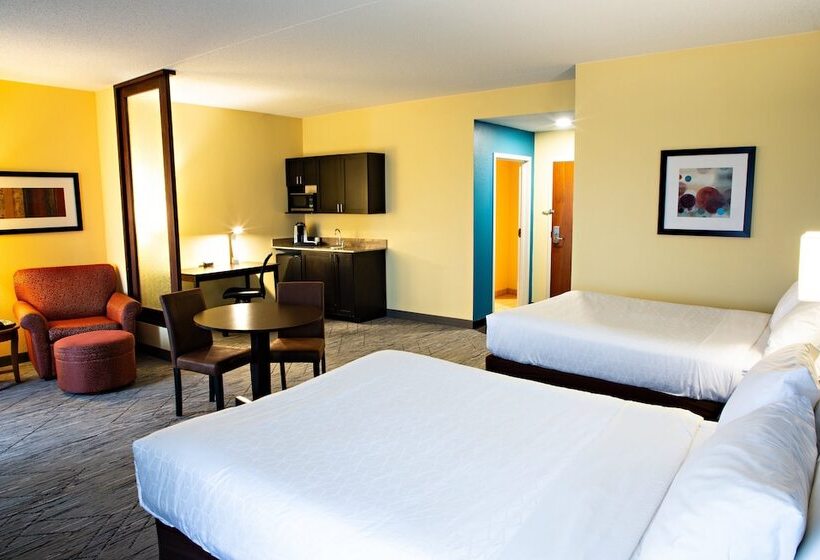 스위트, Holiday Inn Express Harrisburg West, An Ihg