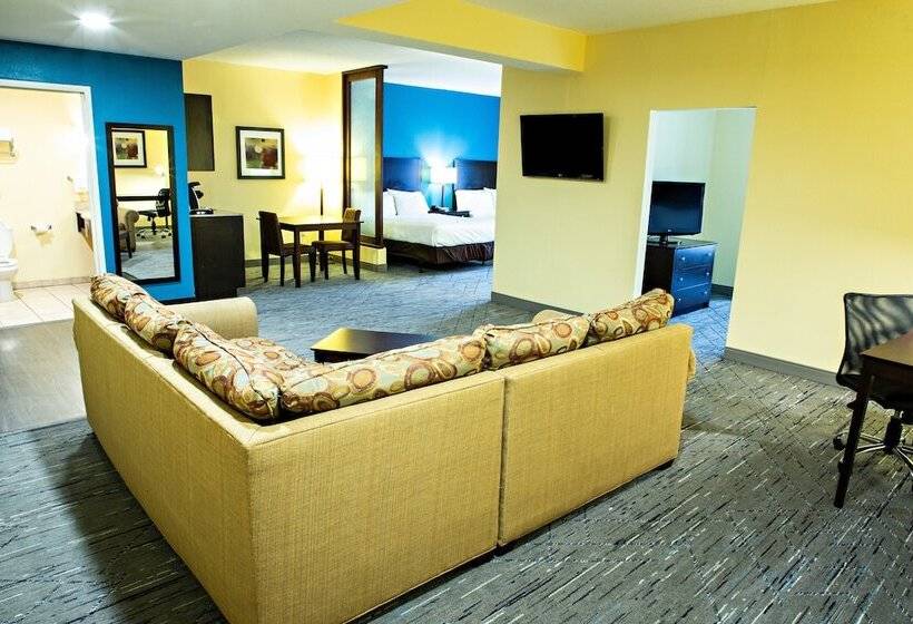 스위트, Holiday Inn Express Harrisburg West, An Ihg