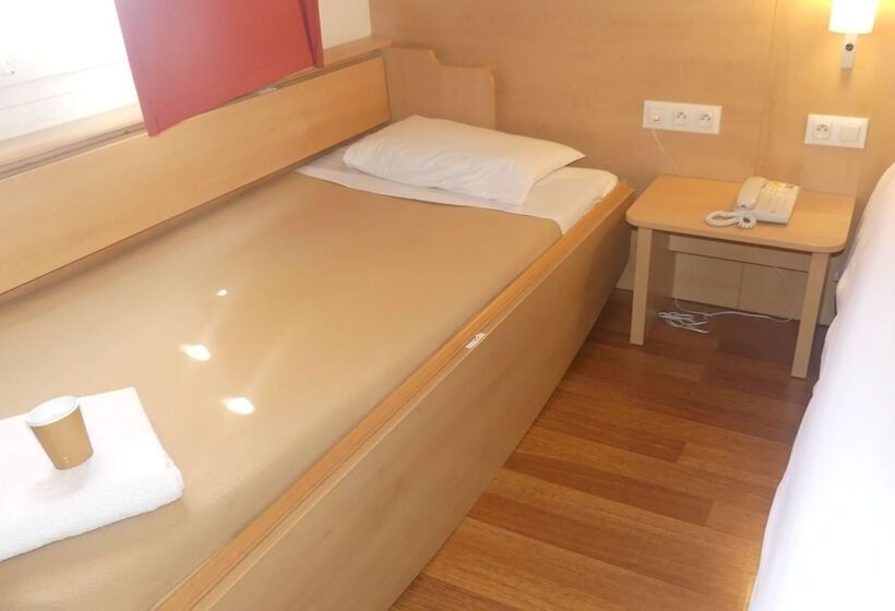 Номер Стандарт, Ibis Istres Trigance