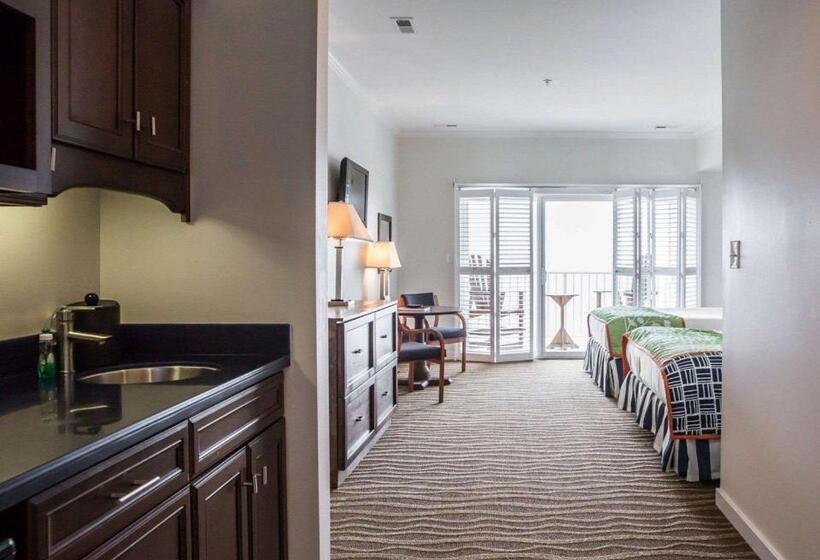 Номер Стандарт, Island Inn & Suites, Ascend Hotel Collection