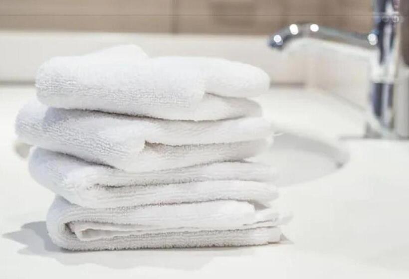 Люкс Кровать Кинг, Island Inn & Suites, Ascend Hotel Collection