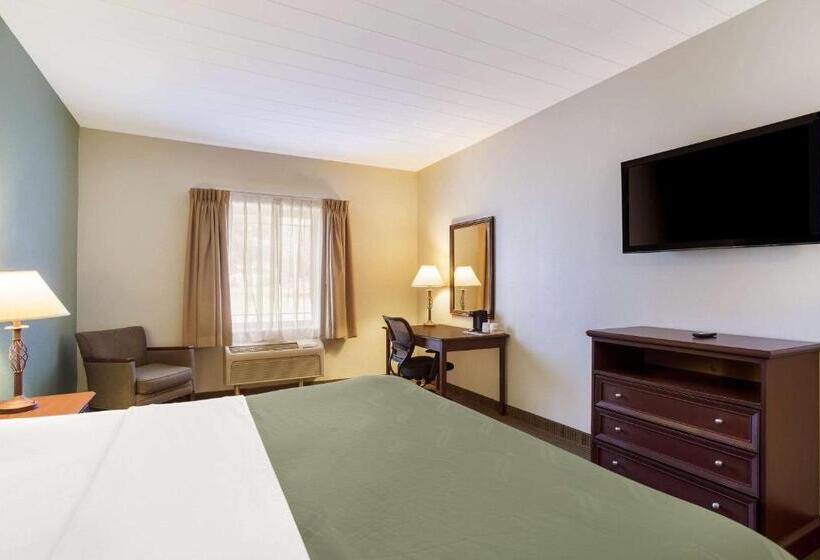스위트 킹사이즈 침대, Quality Inn & Suites