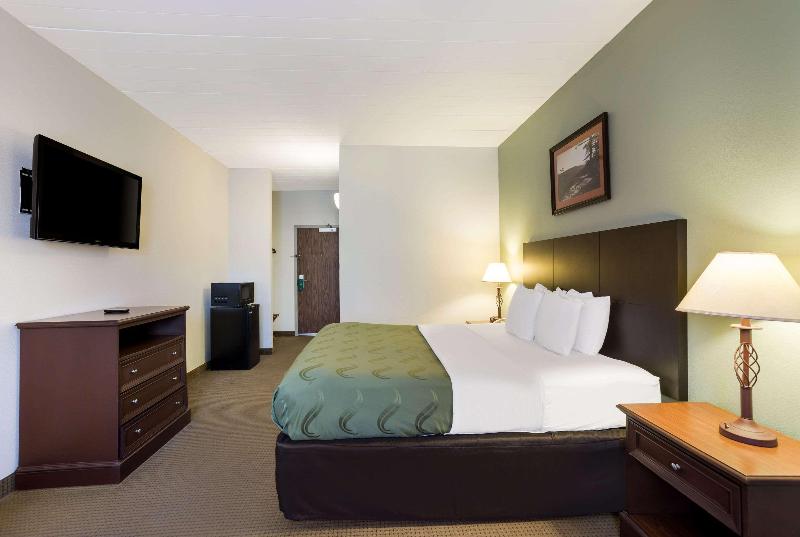 장애인을 위한 킹사이즈 침대 스탠다드 룸, Quality Inn & Suites