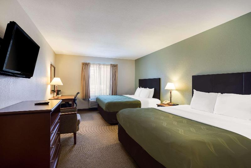 Quarto Estandar Cama King, Quality Inn & Suites