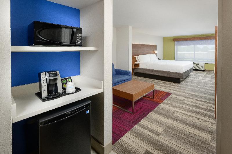 适合残疾人士使用的套间, Holiday Inn Express   Tullahoma, An Ihg