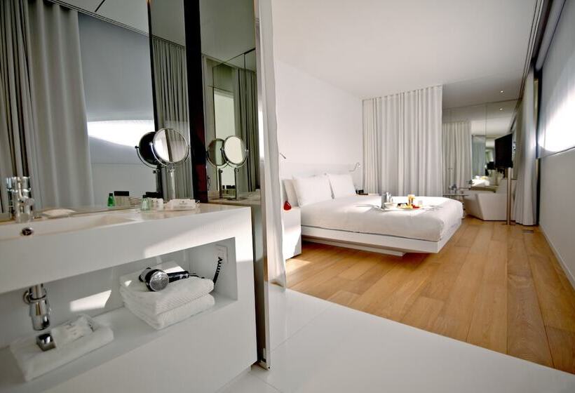 Номер Superior Вид на Город, Renaissance Barcelona Fira