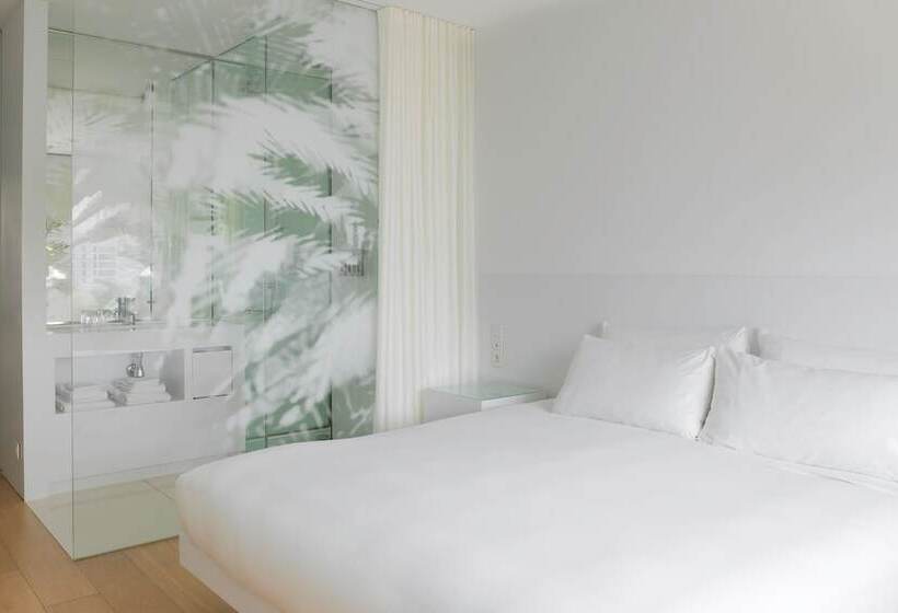 Номер Deluxe Вид на Город, Renaissance Barcelona Fira
