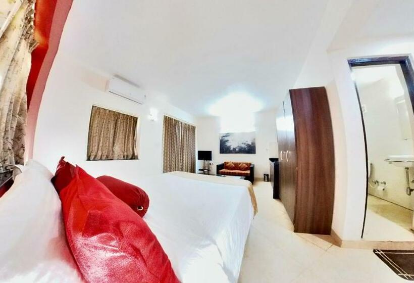 Номер Deluxe, Royale Assagao Resort   Near Vagator Beach