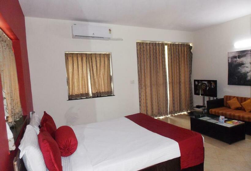 Номер Deluxe, Royale Assagao Resort   Near Vagator Beach