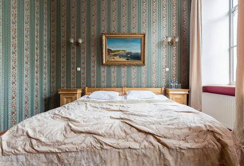 コンフォートルーム, Art Hotel Rachmaninov