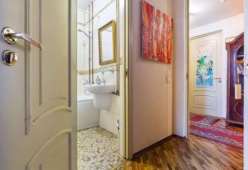 コンフォートルーム, Art Hotel Rachmaninov