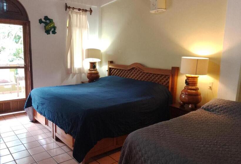 اتاق استاندارد چهارنفره با چشم‌انداز باغ, Villa Corona Del Mar