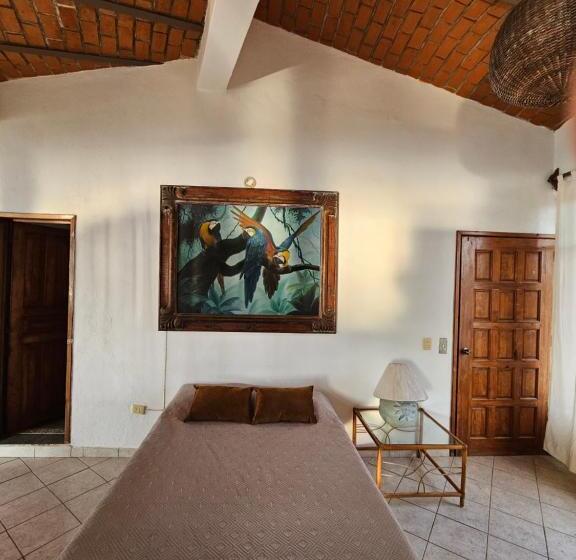 سوییت با چشم‌انداز دریا, Villa Corona Del Mar