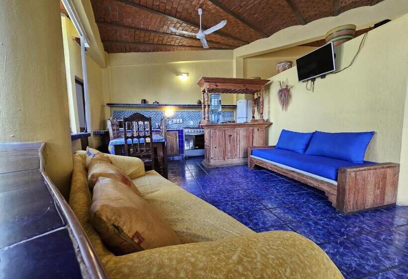 ویلای استاندارد با چشم‌انداز باغ, Villa Corona Del Mar