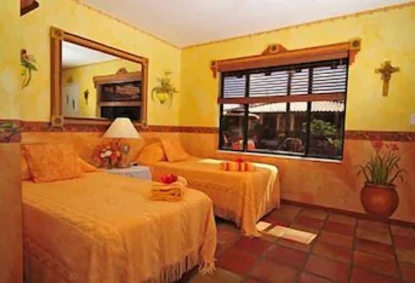דירת חדר, Blue Seas Courtyard