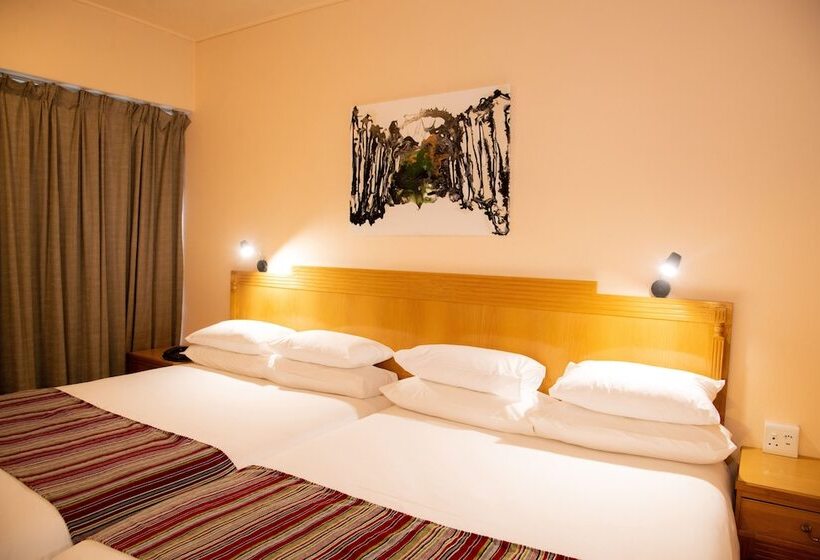 Семейный Номер, Bon Hotel Bloemfontein Central