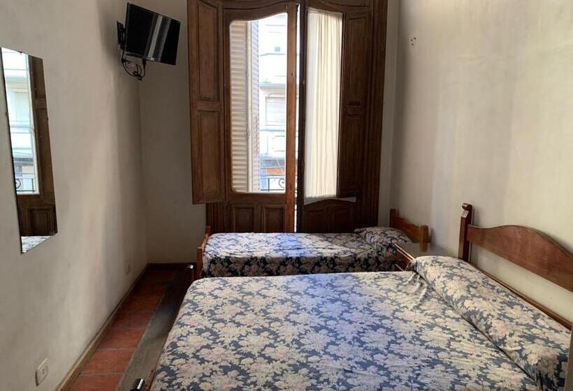 اتاق خانوادگی, Derby Home