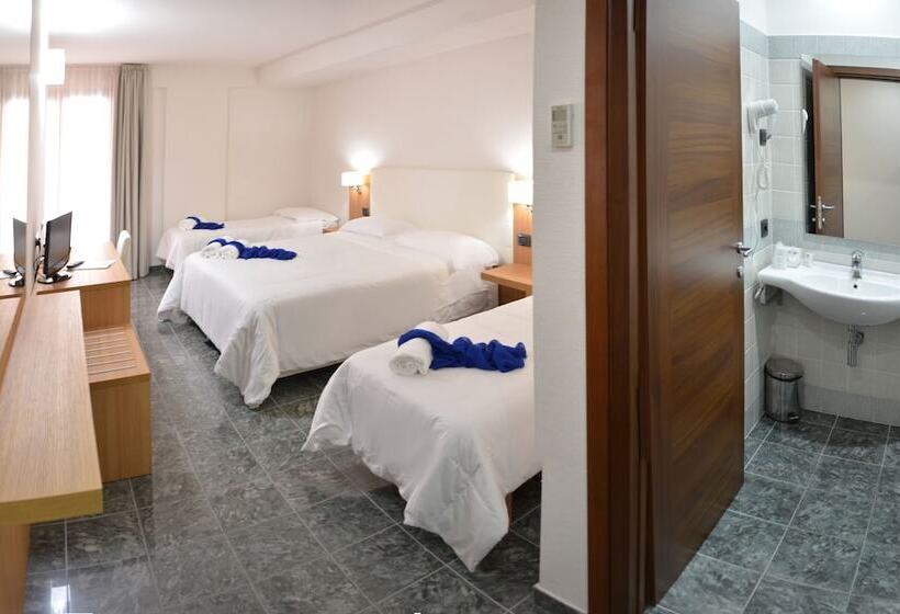 اتاق استاندارد چهار تخته, Vea Resort