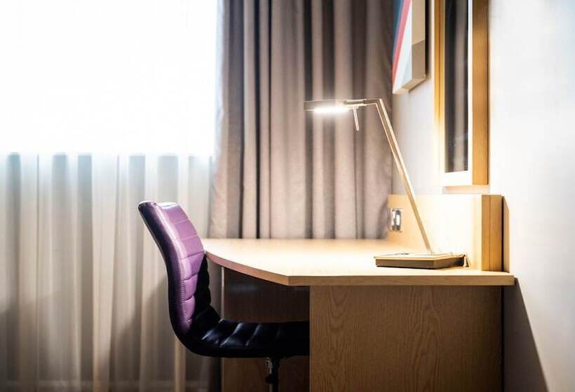 اتاق استاندارد, Holiday Inn London Luton Airport, An Ihg