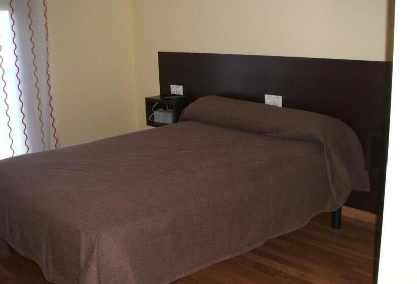 Номер Стандарт Индивидуальный Совместная Ванная, Hostal Casasnovas