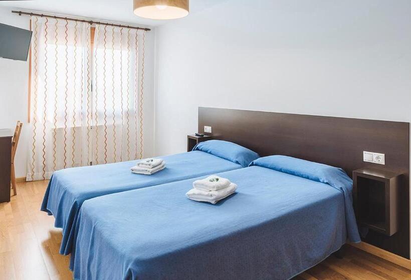 Апартаменты 2 Спальни, Hostal Casasnovas