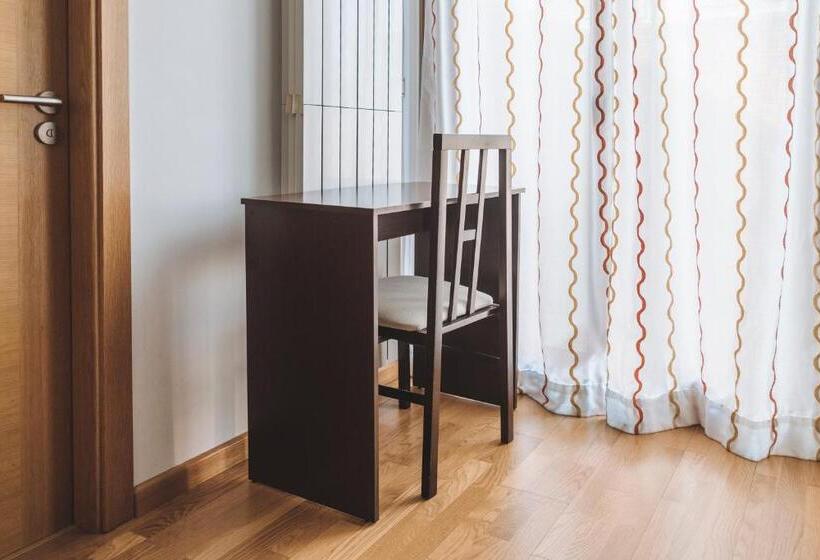 Апартаменты 2 Спальни, Hostal Casasnovas