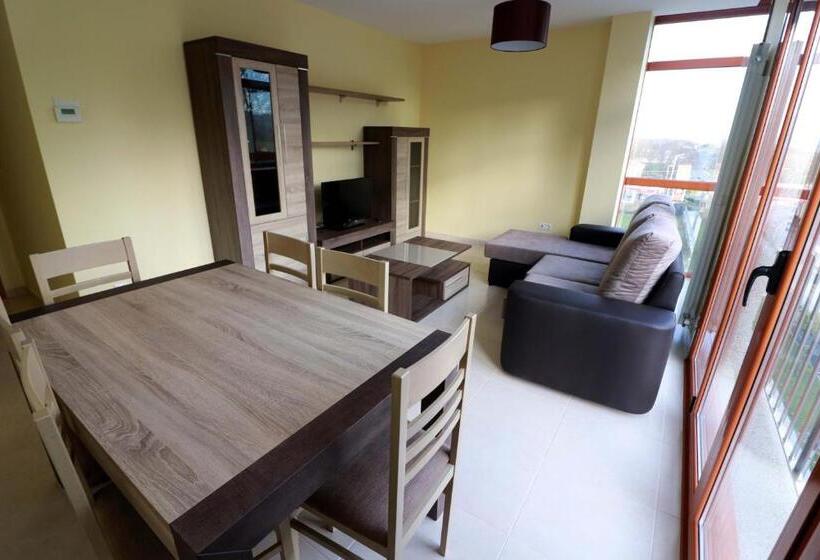 Апартаменты 3 Спальни, Hostal Casasnovas