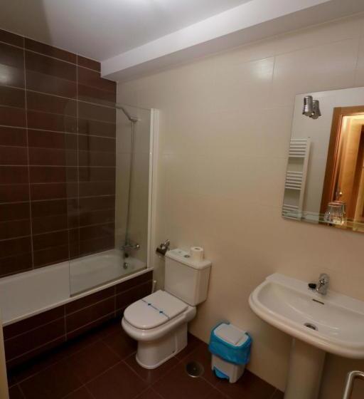 Апартаменты 3 Спальни, Hostal Casasnovas